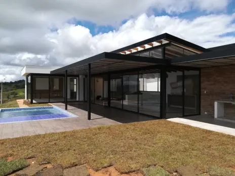 Casa campestre con piscina diseñada por Arquitectura Propia